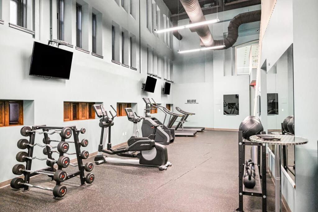 Appartement 2Br Unit In The Heart Of Dt On Playhouse Square, With Pool And Gym Access-1106 à Cleveland Extérieur photo