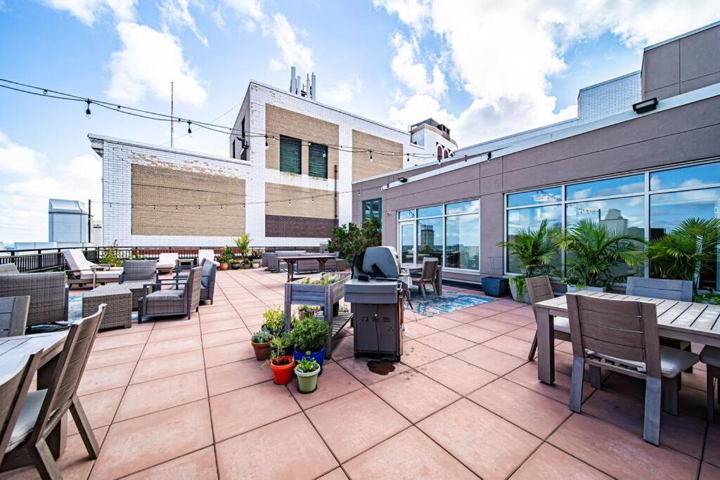 Appartement 2Br Unit In The Heart Of Dt On Playhouse Square, With Pool And Gym Access-1106 à Cleveland Extérieur photo