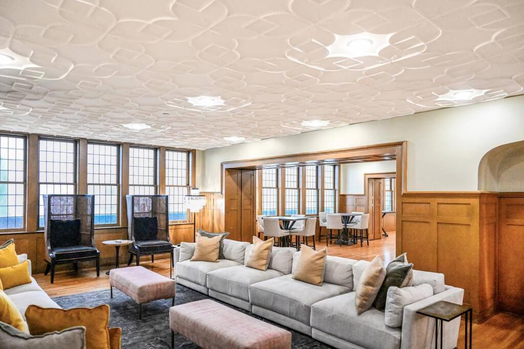 Appartement 2Br Unit In The Heart Of Dt On Playhouse Square, With Pool And Gym Access-1106 à Cleveland Extérieur photo